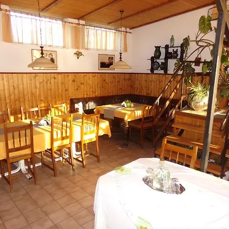 Fazekas Vendeghaz Pensionat Lipót