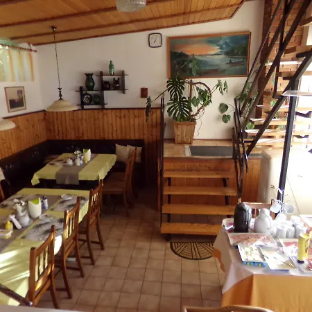 Fazekas Vendeghaz Guest house Lipot
