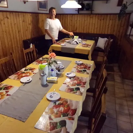 Fazekas Vendeghaz * Lipot